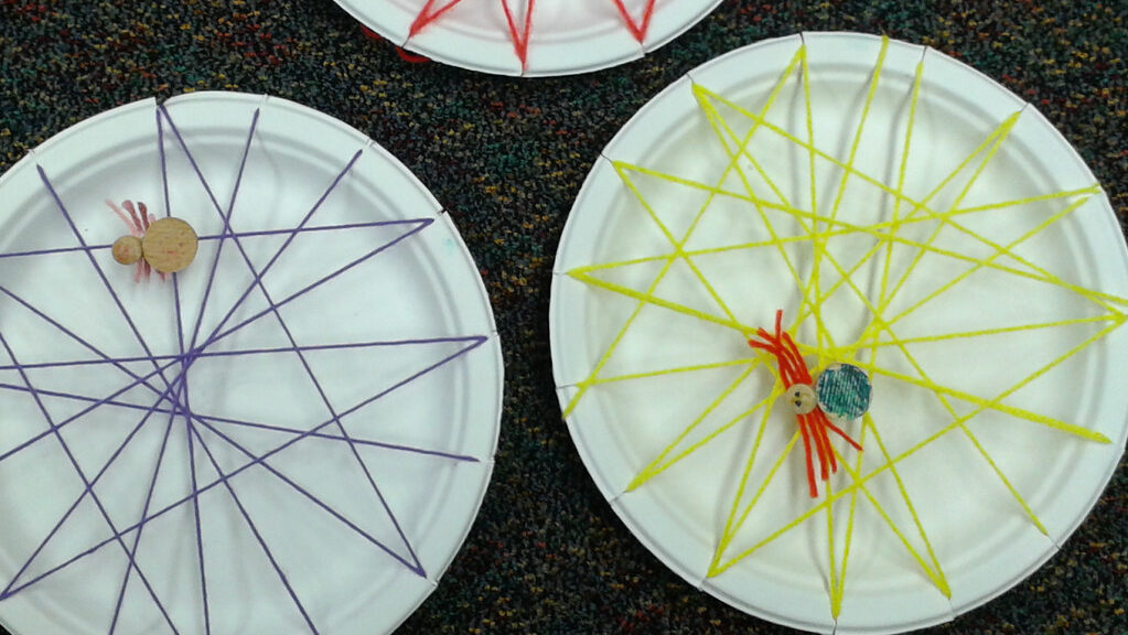 Paper plate weaving craft
