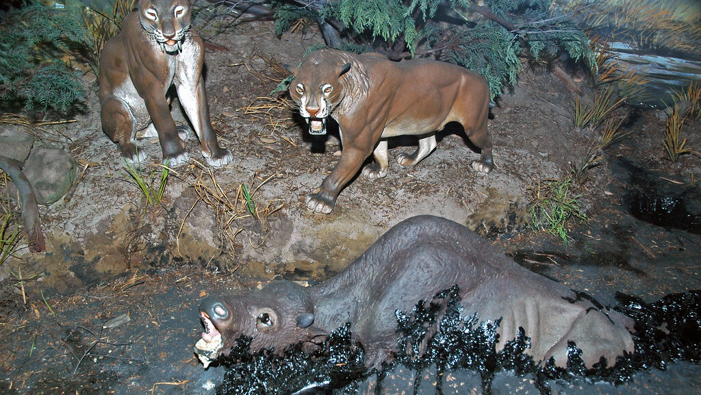 Diorama depicting Ice Age animals in the La Brea Tar Pits